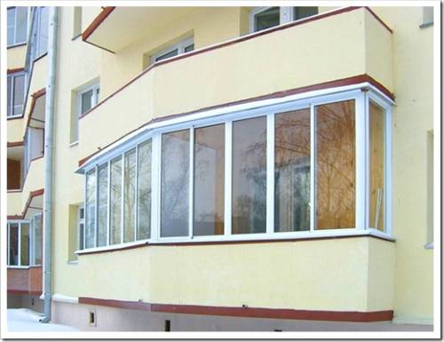 Пластиковое остекление балкона 