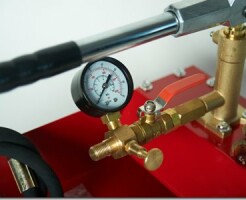 Промывка и опрессовка системы отопления: задачи и механизм