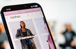 Boohoo разрывает отношения с Британским поставщиком после жалоб на сверхурочную работу