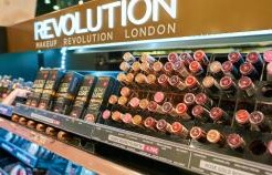 Акционер Boohoo выступит против переназначения генерального директора Revolution Beauty