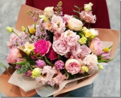 Какой букет подарить девушке на день рождения