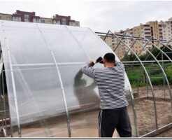 Как крепить сотовый поликарбонат к металлическому каркасу