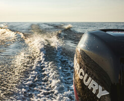 Как выбрать лодочный мотор для рыбалки и отдыха на воде