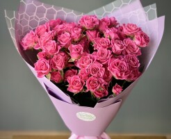 Кустовые розы: особенности, преимущества и идеи для букетов